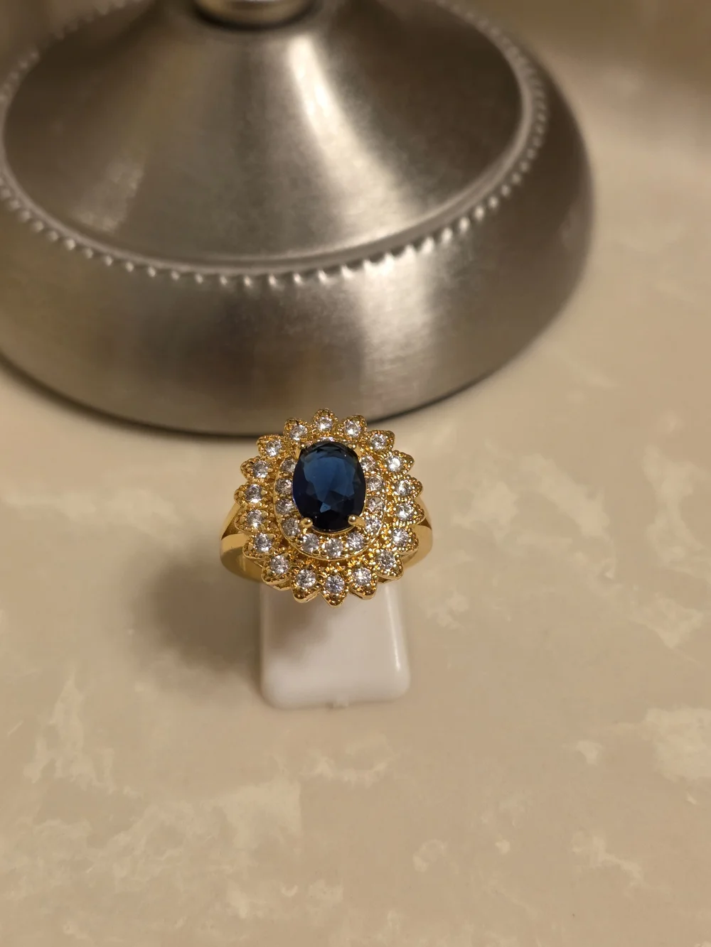 N/A elegant gold